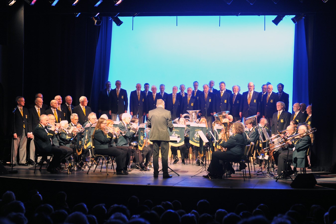 JoRo with choir.jpg